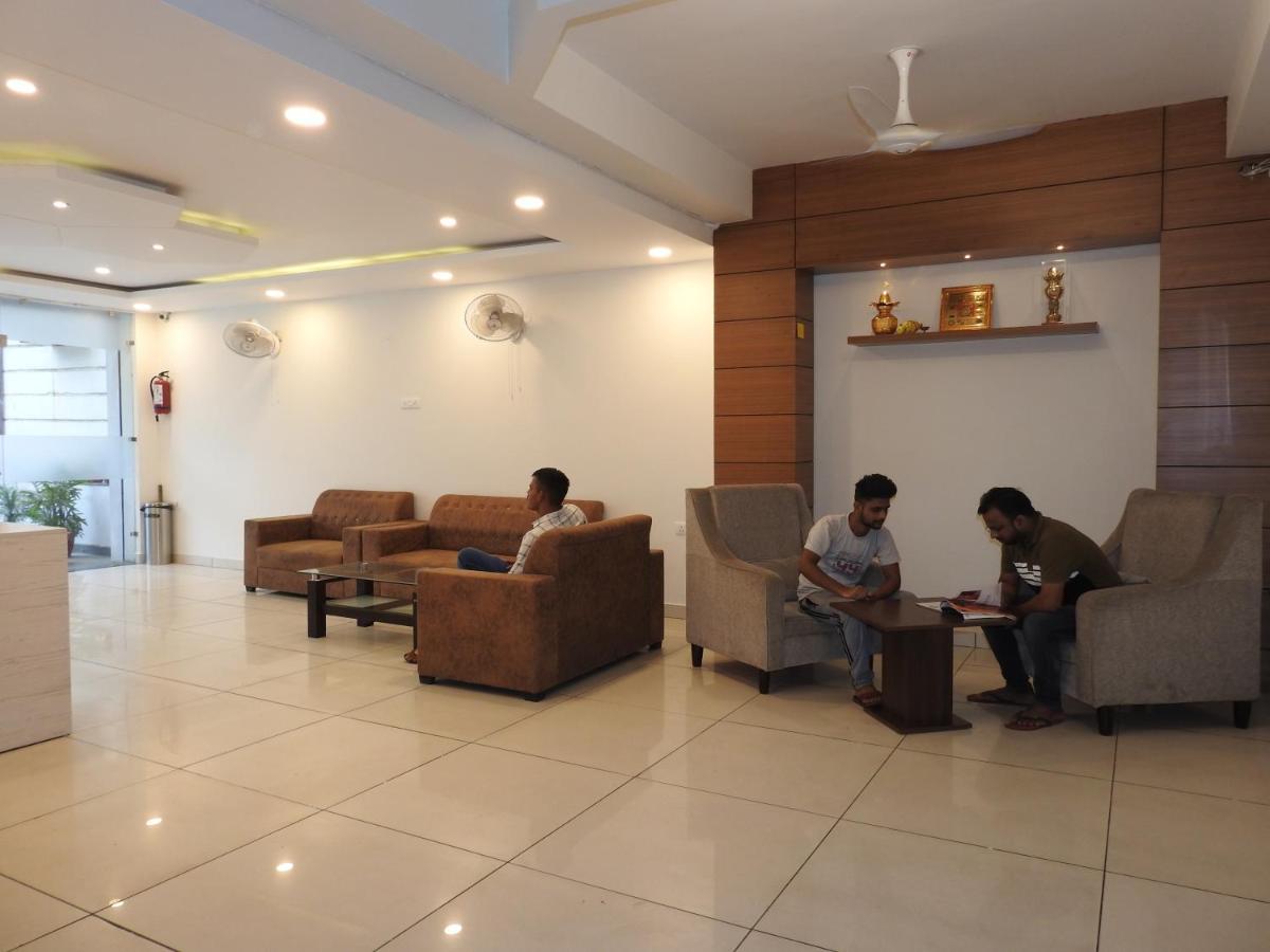 Hotel Aakash Residency Dehradun Exterior photo