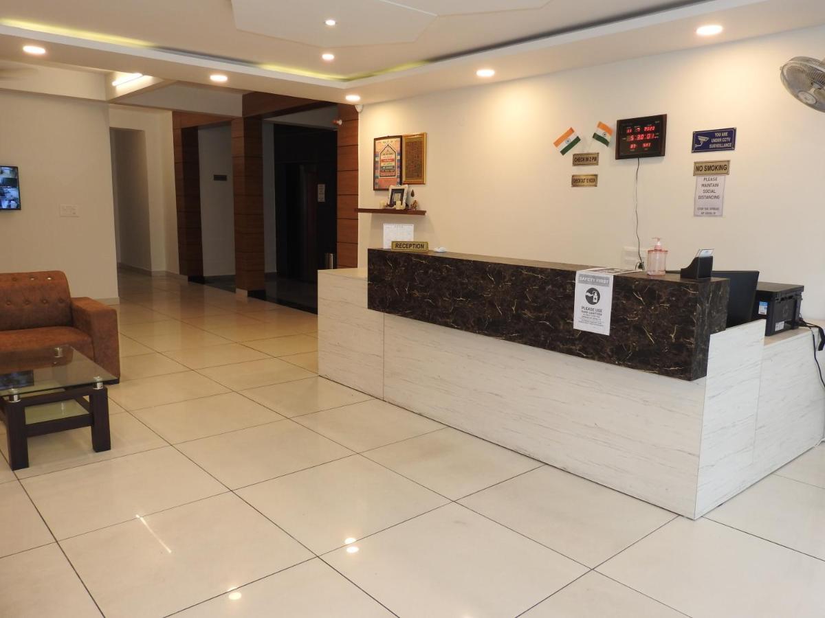 Hotel Aakash Residency Dehradun Exterior photo