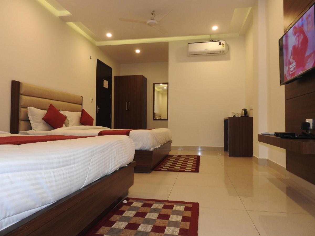 Hotel Aakash Residency Dehradun Exterior photo