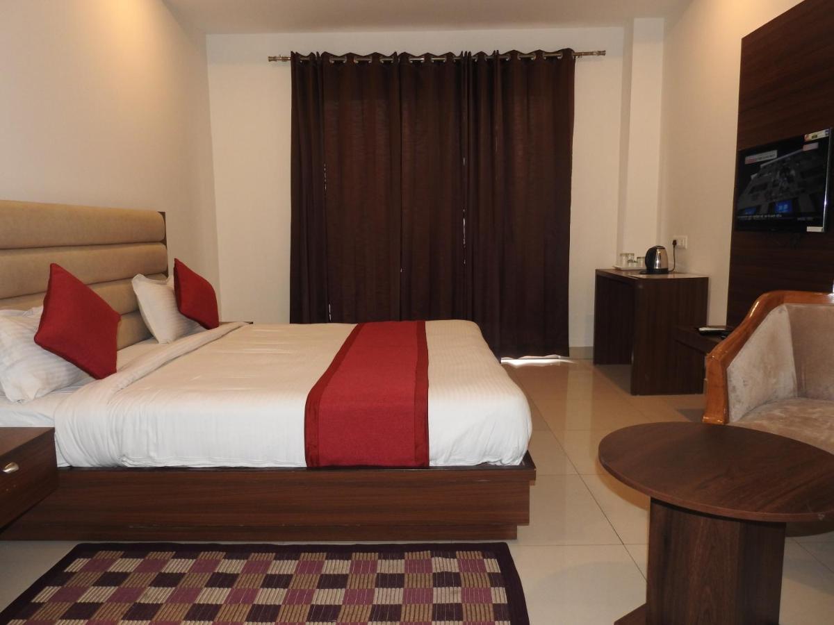 Hotel Aakash Residency Dehradun Exterior photo