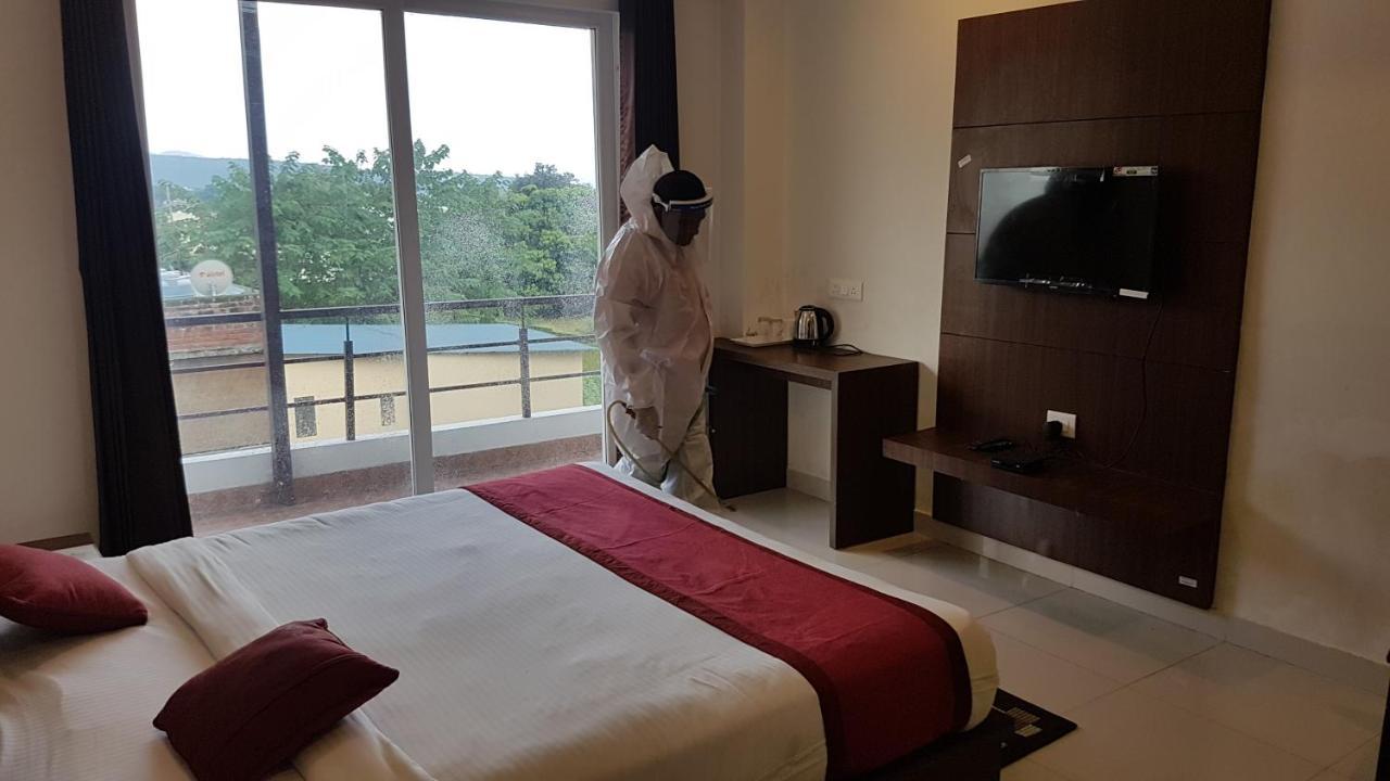 Hotel Aakash Residency Dehradun Exterior photo
