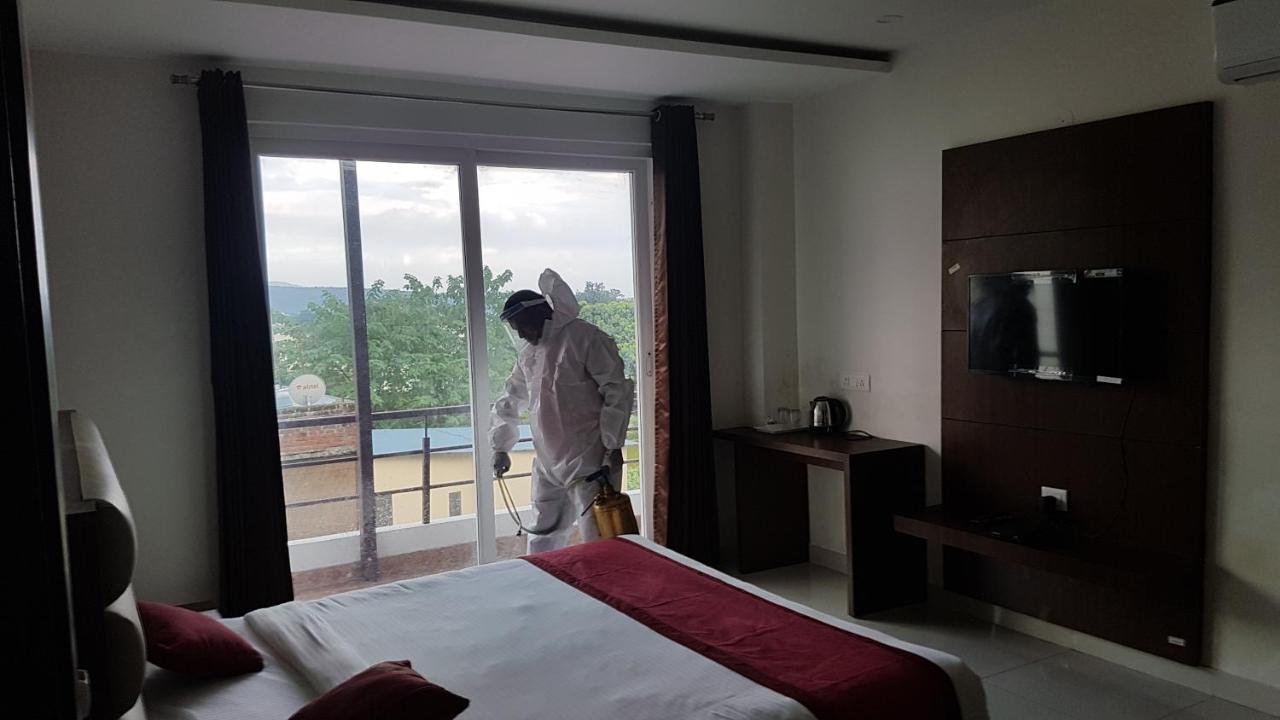 Hotel Aakash Residency Dehradun Exterior photo
