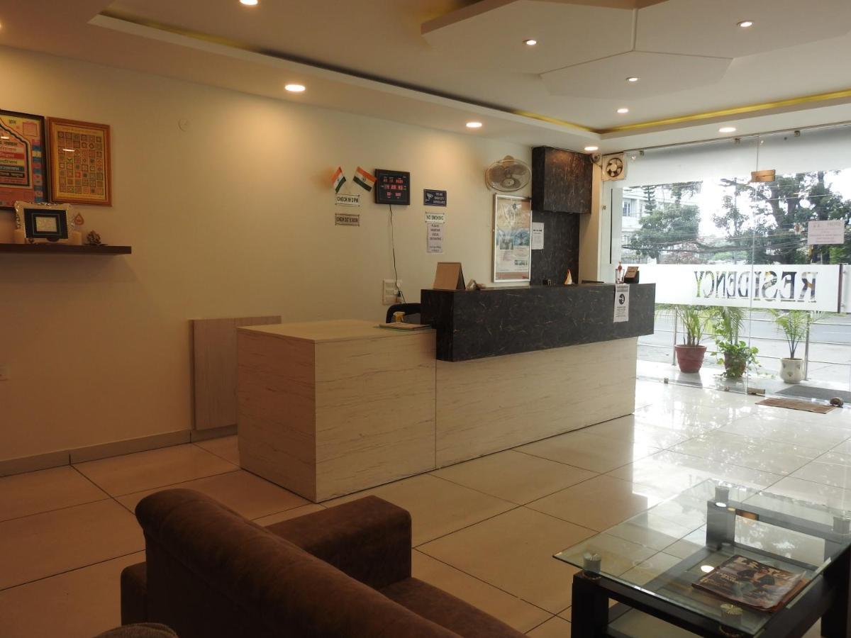 Hotel Aakash Residency Dehradun Exterior photo