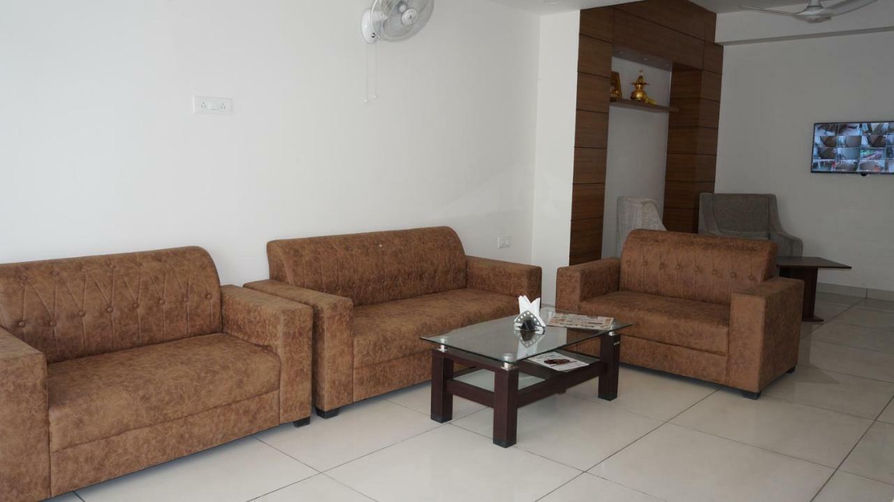 Hotel Aakash Residency Dehradun Exterior photo